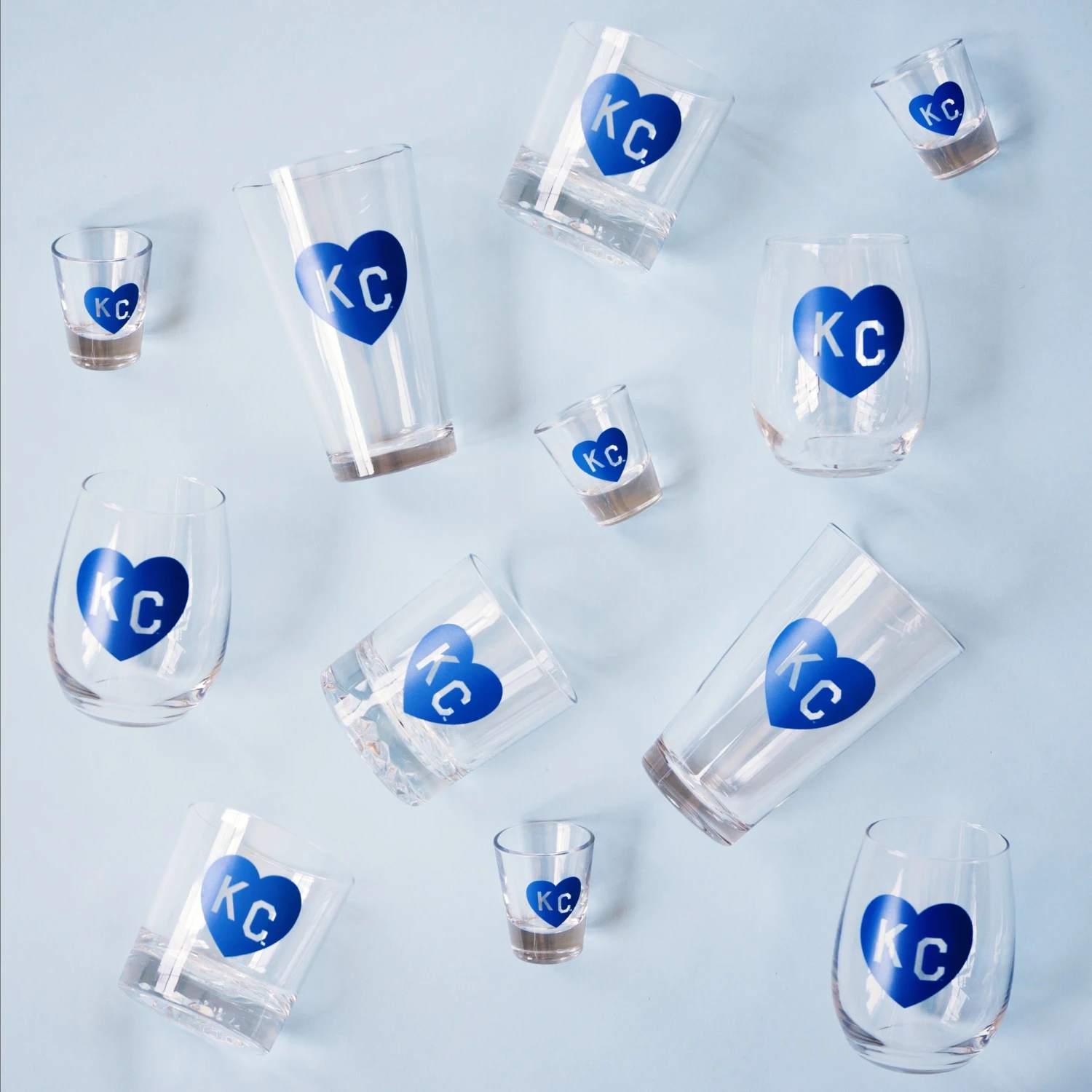 Made In KC X Charlie Hustle KC Heart Pint Glass: Royal Blue 2 Made In KC X Charlie Hustle KC Heart Pint Glass: Royal Blue - Image 2
