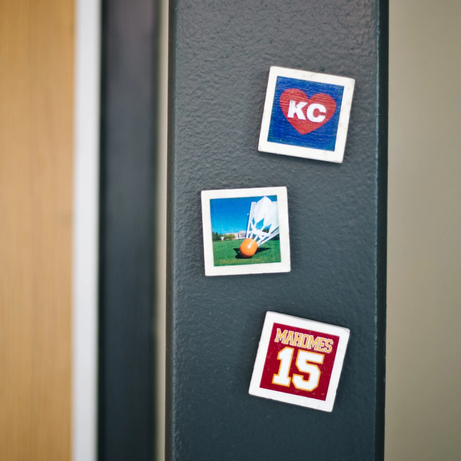 Shuttlecock Magnet 2 Shuttlecock Magnet - Image 2